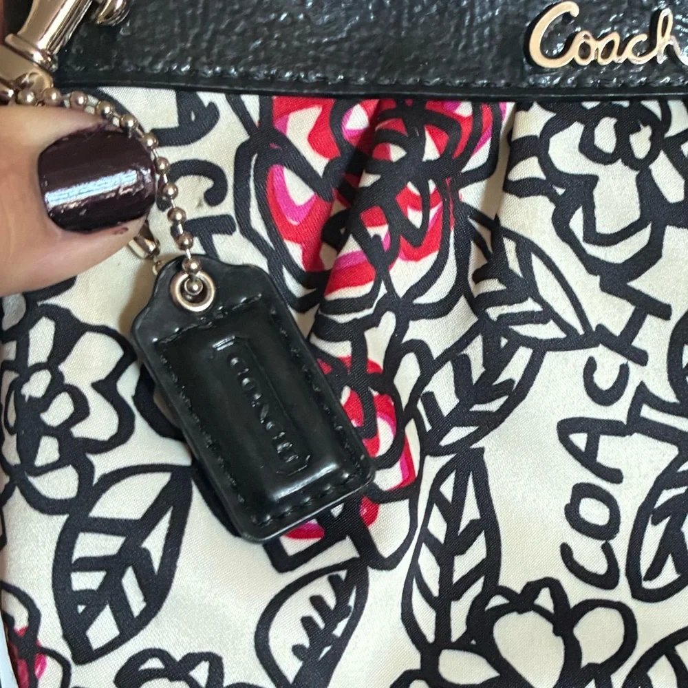 COACH Poppy Wristlet